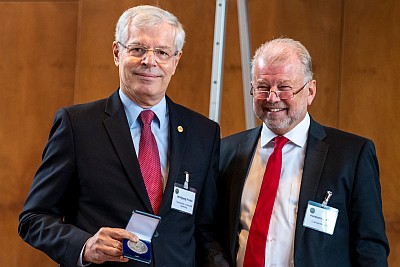 Prof. Wolfgang Fricke